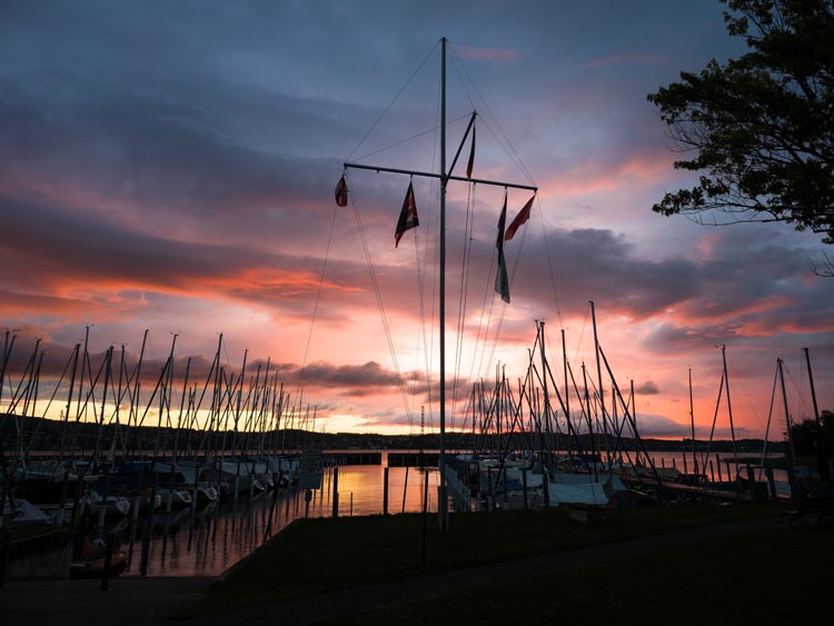 Sonnenaufgang im Hafen Sonnenaufgang